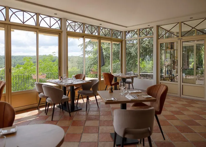 فندق Chateau De Sanse 3*