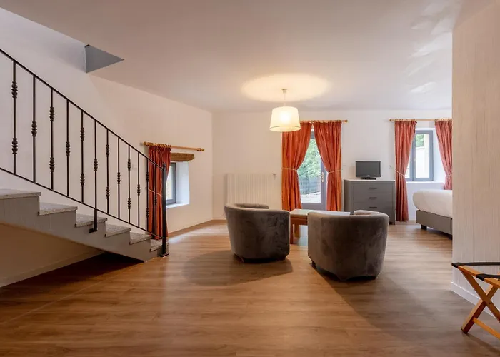 فندق Chateau De Sanse 3*